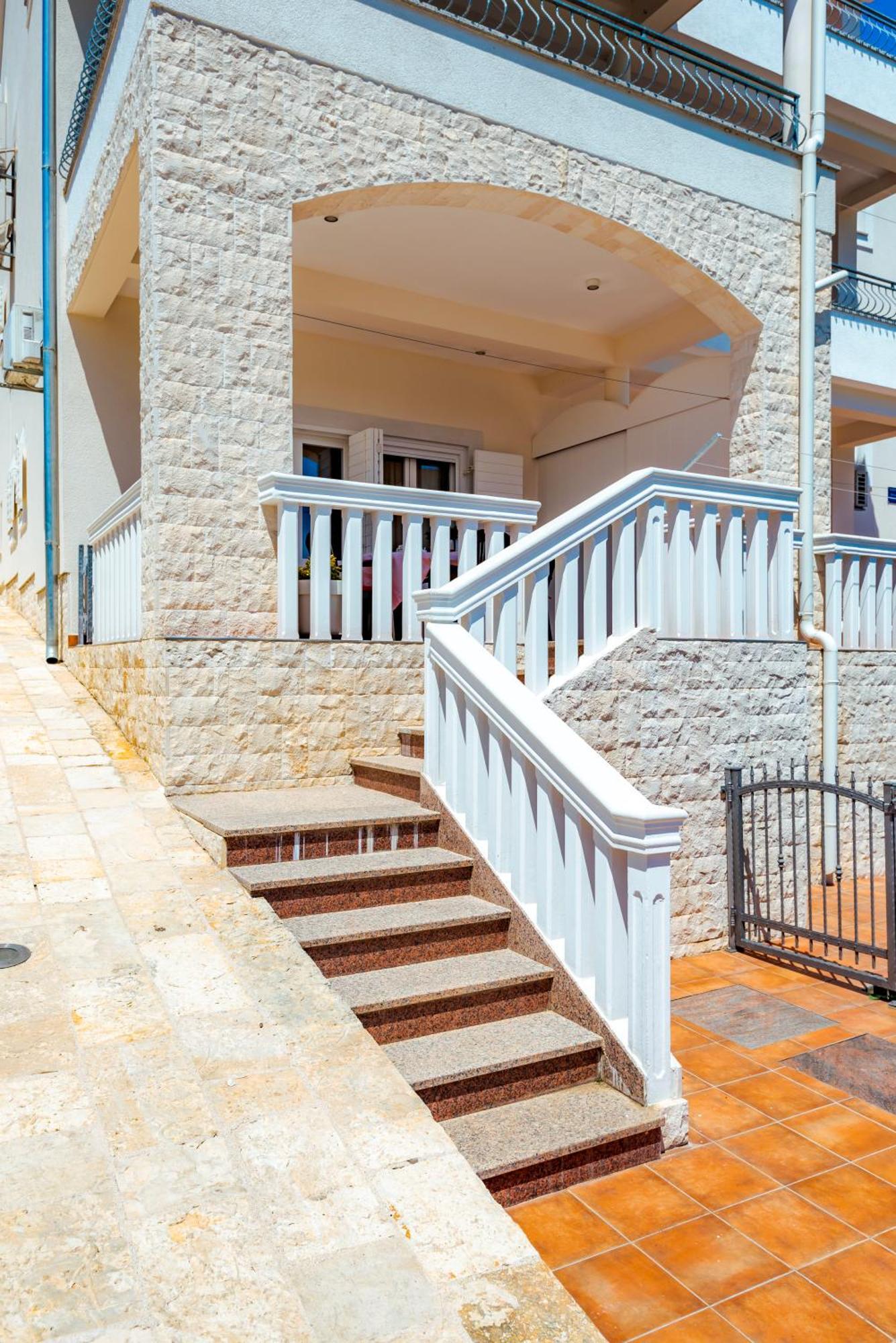 Apartment Bilice Beach Luaran gambar